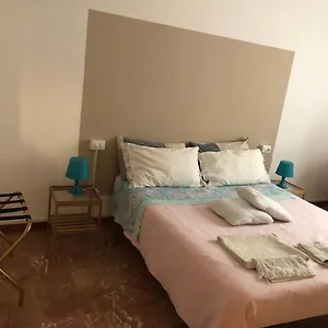 A Due Passi Dal Lumiere , Bologna Italien